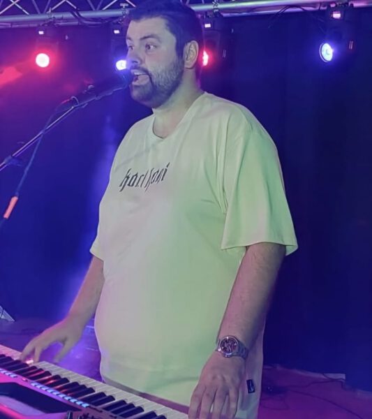 Keyboarder Timo